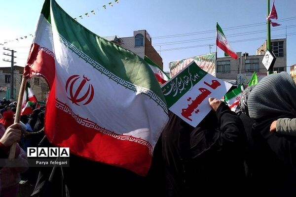 برگزاری راهپیمایی یوم‌الله ۲۲ بهمن در شهرستان قرچک