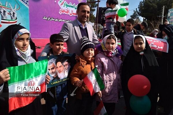 برگزاری راهپیمایی یوم‌الله ۲۲ بهمن در شهرستان قرچک