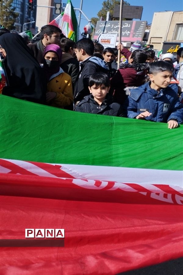 شرکت گسترده مردم خراسان جنوبی در راهپیمایی 22 بهمن