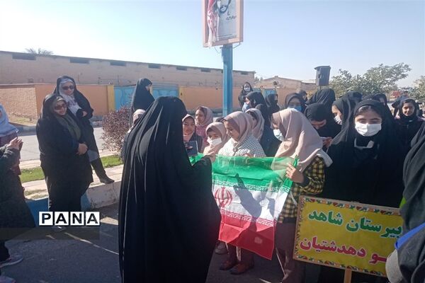 راهپیمایی چهل و چهارمین سالگرد پیروزی انقلاب در خیابان های امیدیه