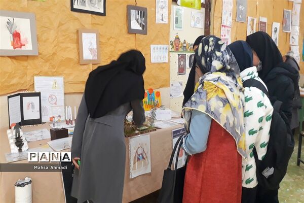 برگزاری نمایشگاه هنری پژوهشی «نوید مولا» در پژوهشسرای نه دی شهرستان رباط‌کریم