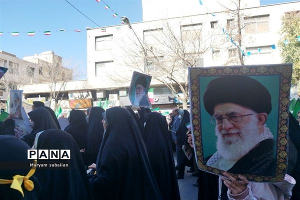 حضور جوانان و نوجوانان شیرازی در راهپیمایی ۲۲بهمن