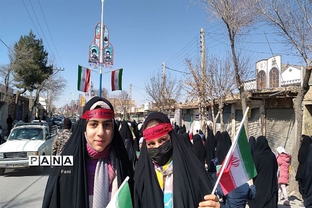 حضور پرشور مردم شهرستان فلاورجان در راهپیمایی ٢٢ بهمن