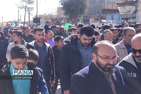 راهپیمایی 22 بهمن در سروستان