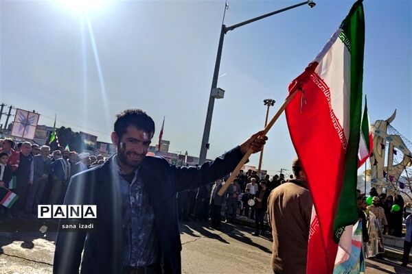 راهپیمایی 22 بهمن در کازرون