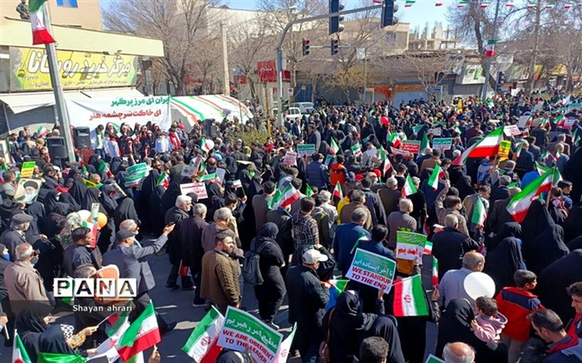 حضور پرشور دانش‌آموزان خرم بید در راهپیمایی 22 بهمن/ فیلم