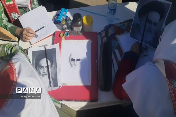 برپایی غرفه سازمان دانش‌آموزی بمناسبت 22 بهمن در اهواز