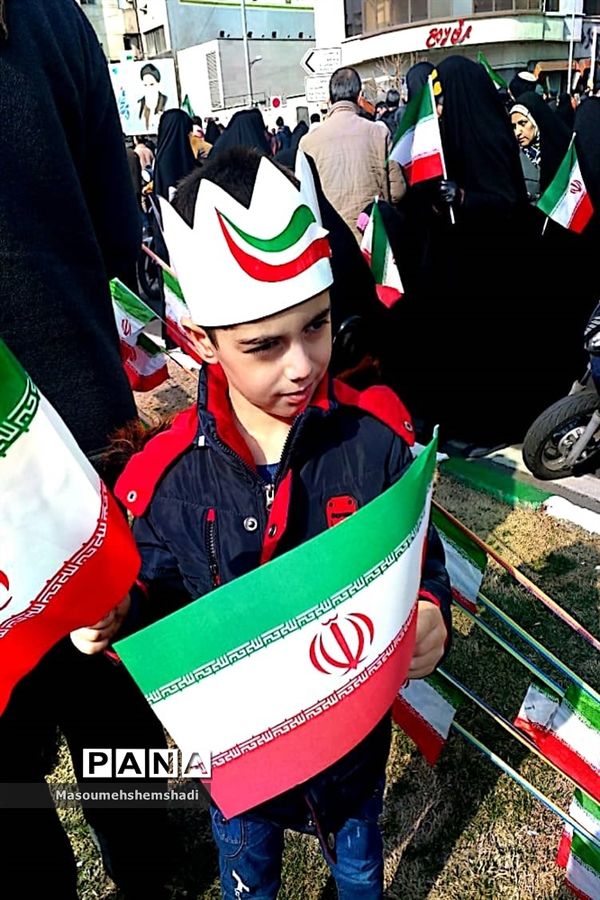 دانش‌آموزان و فرهنگیان انقلابی همیشه در صحنه آموزش و پرورش منطقه ۱۲