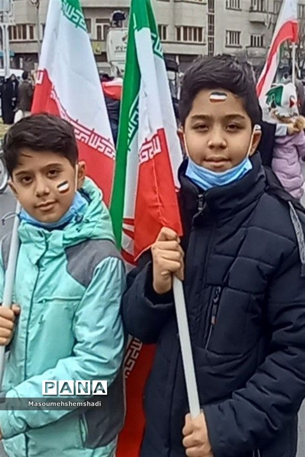 دانش‌آموزان و فرهنگیان انقلابی همیشه در صحنه آموزش و پرورش منطقه ۱۲