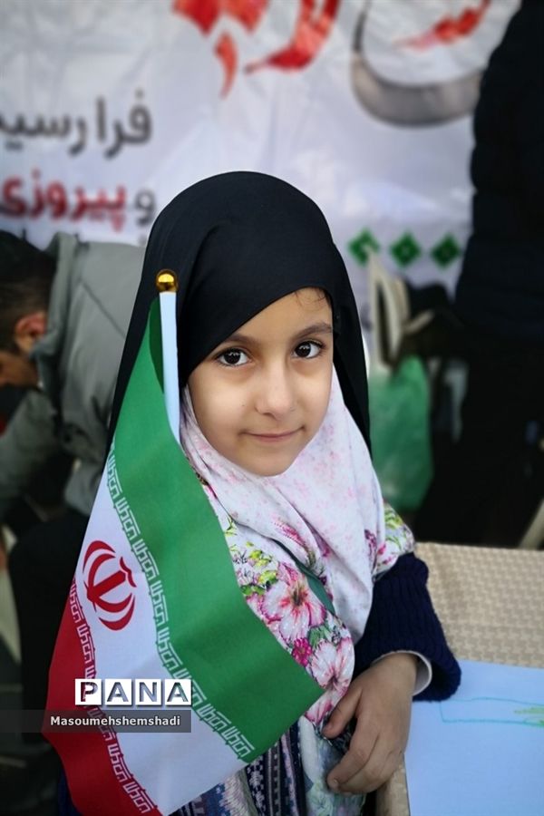 دانش‌آموزان و فرهنگیان انقلابی همیشه در صحنه آموزش و پرورش منطقه ۱۲