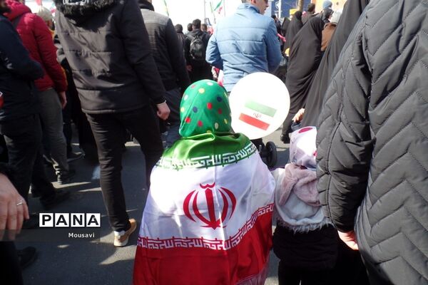 حضور پر شور نسل‌ها در راهپیمایی ۲۲ بهمن