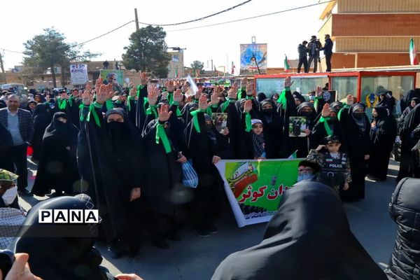 راهپیمایی ۲۲ بهمن ماه با حضور پرشور مردم ولایتمدار و شهید پرور آران و بیدگل