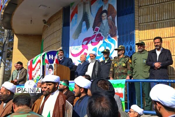 راهپیمایی ۲۲ بهمن ماه با حضور پرشور مردم ولایتمدار و شهید پرور آران و بیدگل