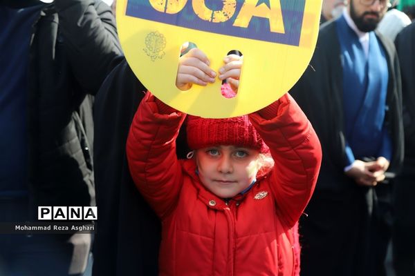 غرفه سازمان دانش‌آموزی در راهپیمایی 22 بهمن