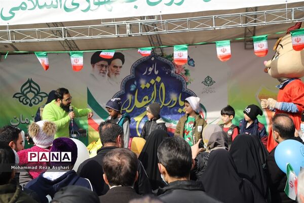 غرفه سازمان دانش‌آموزی در راهپیمایی 22 بهمن