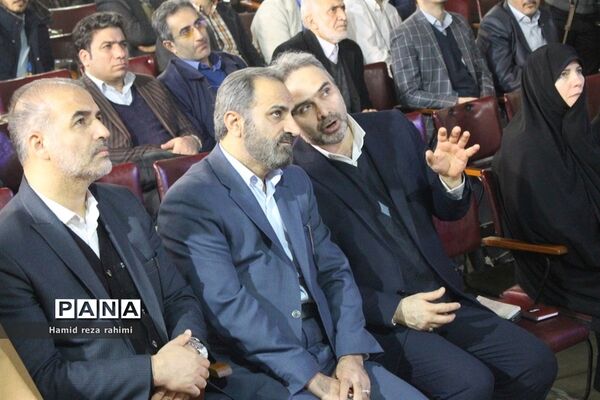 سلسله نشست‌های جهاد تبیین و مراسم در دبیرستان ماندگار البرز