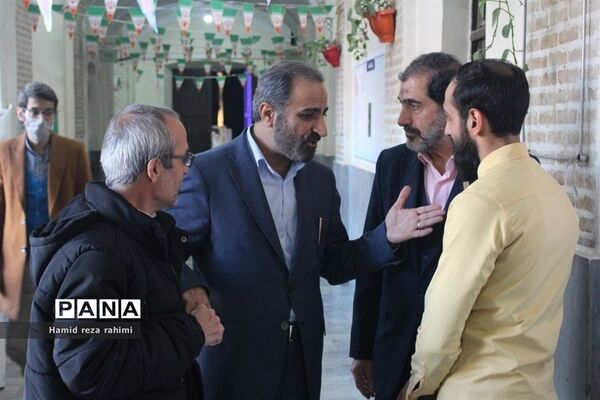 سلسله نشست‌های جهاد تبیین و مراسم در دبیرستان ماندگار البرز