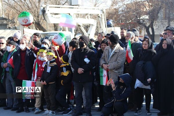 راهپیمایی مردم کرمانشاه در مراسم 22 بهمن
