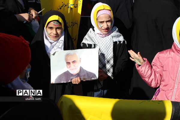 راهپیمایی مردم کرمانشاه در مراسم 22 بهمن