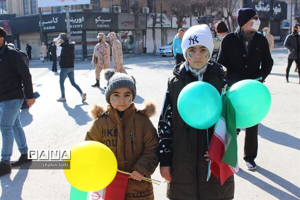 راهپیمایی مردم کرمانشاه در مراسم 22 بهمن