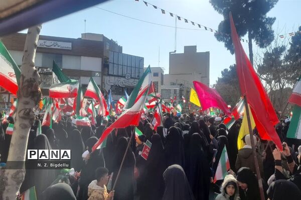 حضورحماسه آفرین مردم قم در راهپیمایی 22 بهمن