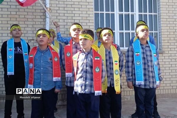 حضور گسترده فرهنگیان و دانش‌آموزان منطقه کامفیروز در راهپیمایی ۲۲ بهمن