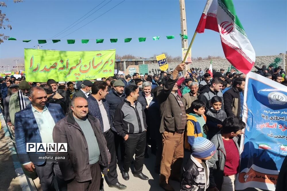 حضور پر شور مردم شهرستان مهریز در راهپیمایی ۲۲ بهمن