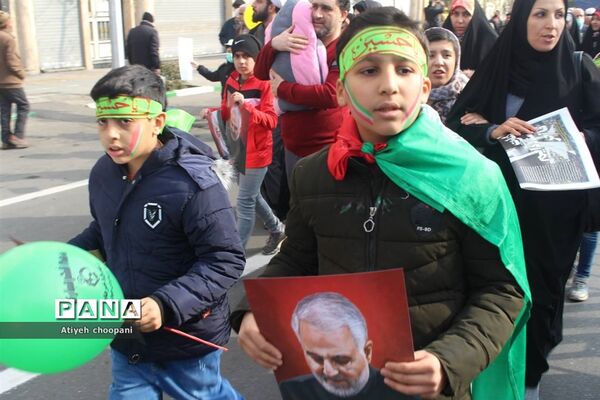 حضور حماسی مردم انقلابی در چهل و چهارمین سالگرد پیروزی انقلاب اسلامی