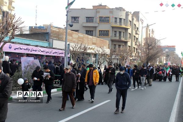 حضور حماسی مردم انقلابی در چهل و چهارمین سالگرد پیروزی انقلاب اسلامی