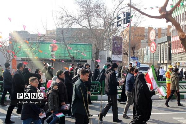 حضور حماسی مردم انقلابی در چهل و چهارمین سالگرد پیروزی انقلاب اسلامی