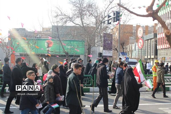 حضور حماسی مردم انقلابی در چهل و چهارمین سالگرد پیروزی انقلاب اسلامی