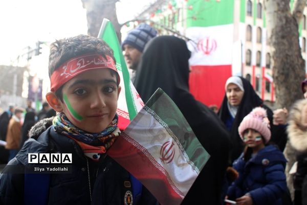 حضور مردم ولایتمدار تهران در مراسم راهپیمایی چهل و چهارمین سالگرد پیروزی انقلاب اسلامی