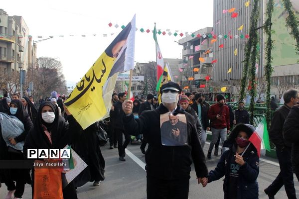حضور مردم ولایتمدار تهران در مراسم راهپیمایی چهل و چهارمین سالگرد پیروزی انقلاب اسلامی