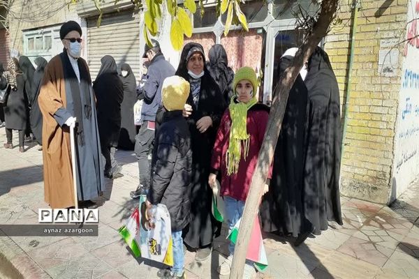 حضور مردم قائمشهر در راهپیمایی ۲۲ بهمن