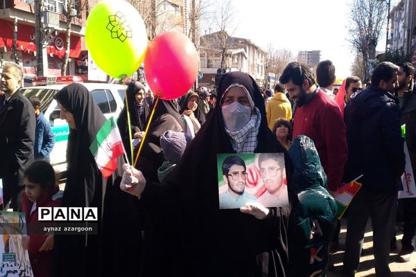 حضور مردم قائمشهر در راهپیمایی ۲۲ بهمن