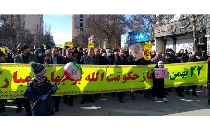 حضور پرشور فرهنگیان و دانش‌آموزان اردبیلی در جشن پیروزی انقلاب اسلامی