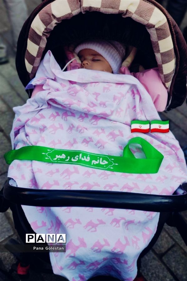 راهپیمایی بیست و دو بهمن در شهرستان آزادشهر