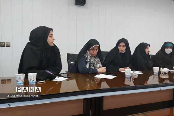 نشست هم‌اندیشی معاونان پرورشی و مربیان تربیتی با امام جمعه فشافویه