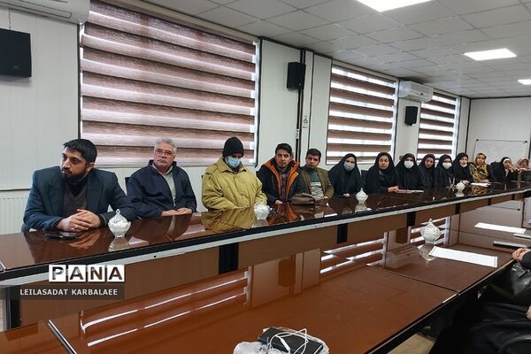 نشست هم‌اندیشی معاونان پرورشی و مربیان تربیتی با امام جمعه فشافویه