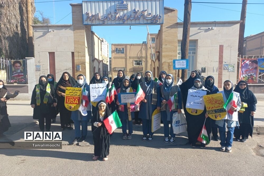 حضور دانش‌آموزان مدرسه تمام تشکیلاتی پاینده در راهپیمایی ۲۲ بهمن