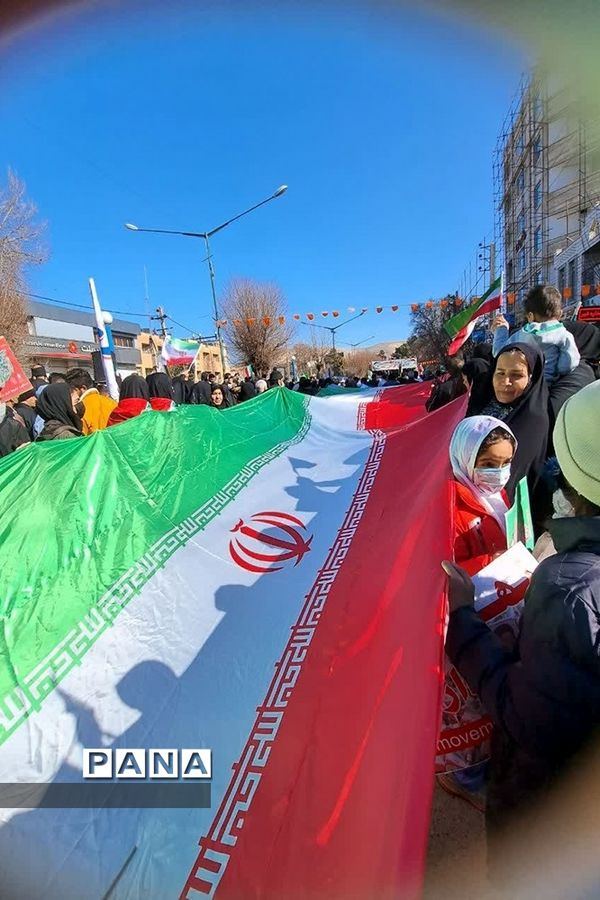 فعالیت‌های بسیج دانش‌آموزی در راهپیمایی 22 بهمن