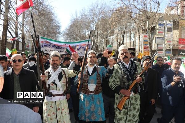 حضور پرشور دانش‌آموزان ولایتمدار ناحیه 2 خرم‌آباد در راهپیمایی 22 بهمن