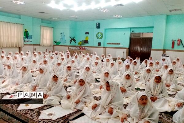 جشن تکلیف شکوفه‌های 9 ساله دبستان دخترانه سعادت شهرستان قدس