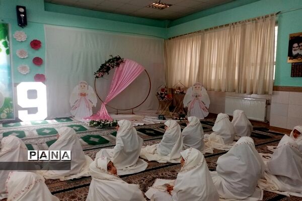 جشن تکلیف شکوفه‌های 9 ساله دبستان دخترانه سعادت شهرستان قدس
