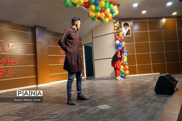 برگزاری نمایش جنگ شادی درشهرستان قرچک