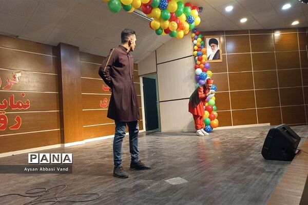 برگزاری نمایش جنگ شادی درشهرستان قرچک