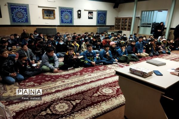 برگزاری نشست کتاب خوان در دبستان شیخ فضل‌الله نوری صفادشت