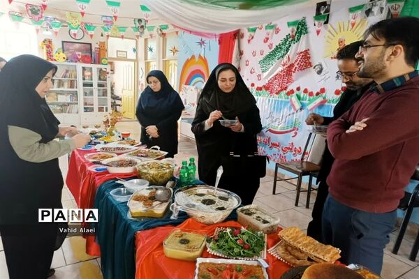 جشنواره غذاهای ایرانی درمجتمع آموزشی غیردولتی شکوفه‌های دانش اسلامشهر