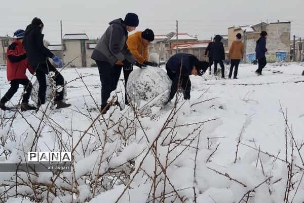 یک روز برفی در شهریار