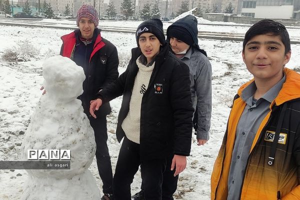 یک روز برفی در شهریار